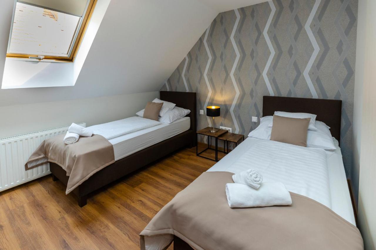 Servita Udvarhaz Eger Extérieur photo
